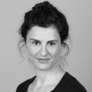 Sarah Walzer im Aquariana